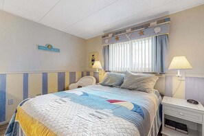 2 bedrooms, iron/ironing board, WiFi, bed sheets - Stunning Condo w/Marina Views From Balcony, Shared Pool, AC, Private W/D, WiFi (Ocean City)
