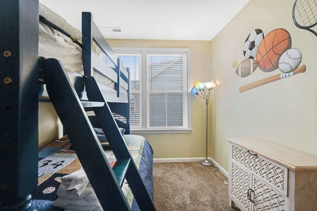 5 habitaciones, tabla de planchar con plancha, cuna de viaje y wifi 