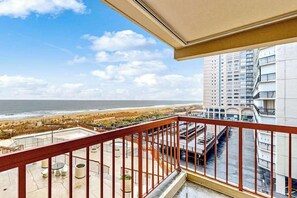 Property grounds - Oceanfront condo near golf & the beach with pool, balcony, W/D, & central AC (Ocean City)