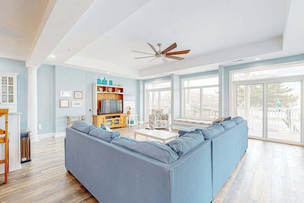 TV, DVD player, offices - Midtown Key Largo Condo Full of Upgrades w/ Gourmet Kitchen, W/D, WiFi, AC (Ocean City)