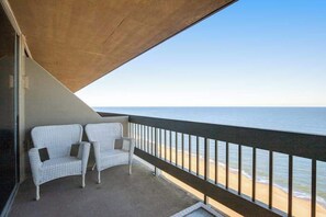 Property grounds - 22nd Floor Oceanfront Century I Condo w/ Ocean Views, W/D, WiFi, & Shared Pool (Ocean City)