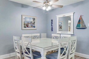 Dining - Oceanfront Braemar Towers Condo w/ AC, Private W/D, Shared Pool, Ocean View (Ocean City)