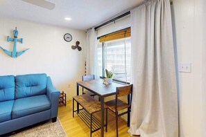Interior - Charming Condo with Stunning Views and Family-Friendly Amenities (Ocean City)