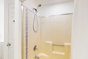 Shower, towels - Charming Condo with Stunning Views and Family-Friendly Amenities (Ocean City)