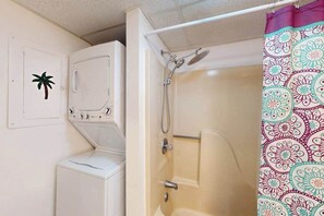 Shower, hair dryer, towels - North Ocean City bayside condo with first floor convenience (Ocean City)
