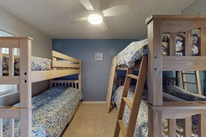 2 bedrooms, iron/ironing board, WiFi, bed sheets - North Ocean City bayside condo with first floor convenience (Ocean City)