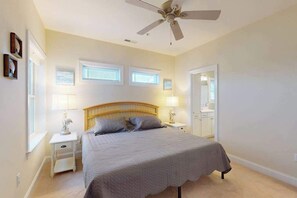 3 bedrooms, iron/ironing board, WiFi, bed sheets - Restful getaway with pool, tennis, patio, fireplace, jetted tub, & central AC (Ocean City)