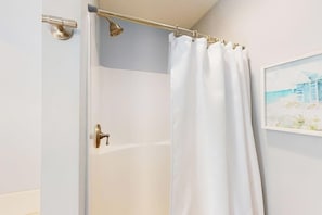 Shower, towels - Cottages on St Louis #1 (Ocean City)
