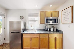 Fridge, microwave, coffee/tea maker, toaster - Cottages on St Louis #1 (Ocean City)