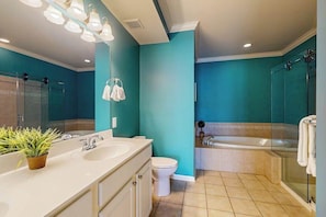 Shower, towels - Sunset Island - 35 Fountain 4D (Ocean City)