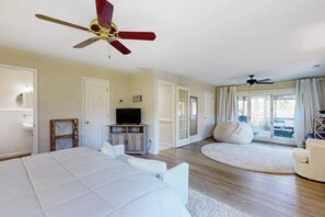 3 bedrooms, iron/ironing board, WiFi, bed sheets - Secluded Oasis with Expansive Outdoor Spaces, Bay Views, and Modern Amenities (West Ocean City)