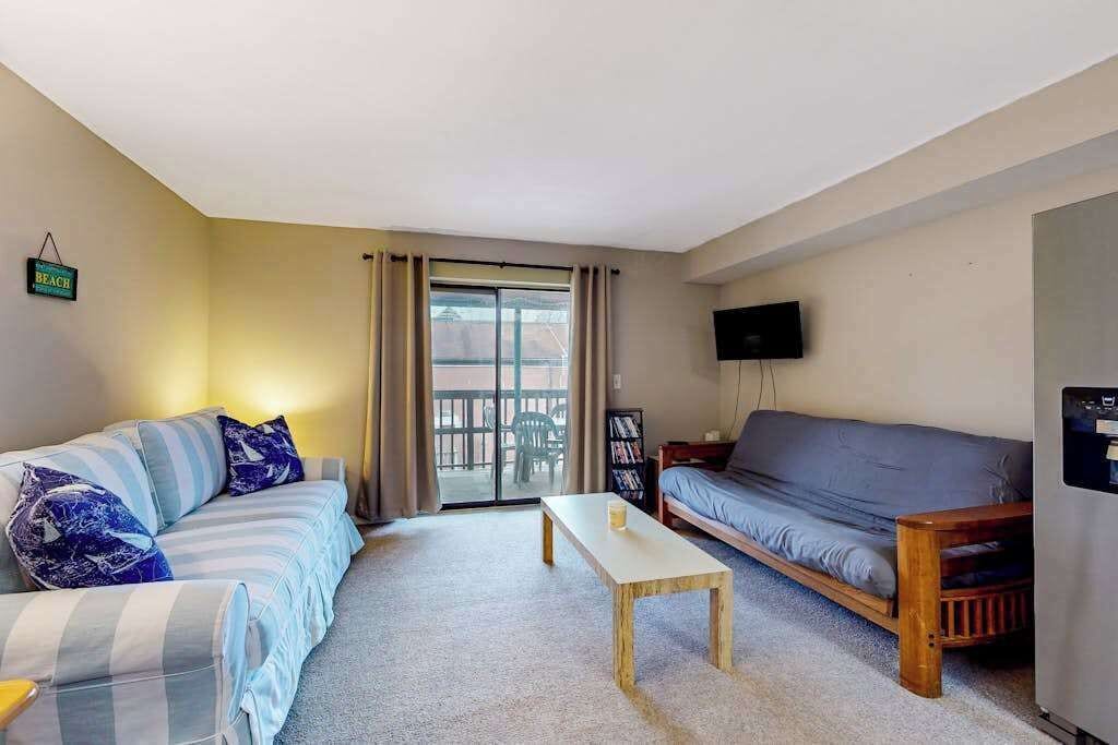 TV, DVD player, offices