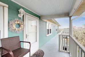 Terrace/patio - Peek-a-Boo Oceanview Condo with Shared Pool & Prime Location 1 Block from Beach (Ocean City)