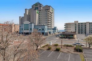 Exterior - Peek-a-Boo Oceanview Condo with Shared Pool & Prime Location 1 Block from Beach (Ocean City)