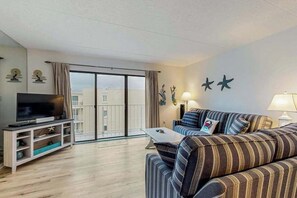 TV, DVD player, offices - Prime Location w/ Views of Isle of Wight Bay, Close to Nightlife & Restaurants (Ocean City)