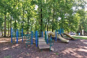 Children’s area - Spacious Two-Story Home with Full Kitchen, Balcony & Outdoor Fire Pit (Ocean Pines)