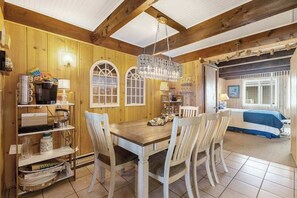 Dining - Beach Village 6 (Ocean City)