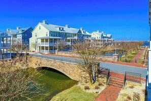 Exterior - Beautiful Townhouse w/Bay Views, WiFi, Shared Pool, AC, & Private W/D (Ocean City)