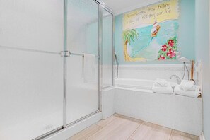 Shower, hair dryer, towels - Sunset Island Condo w/ AC, Private W/D, WiFi, Shared Pools - Walk to the Beach (Ocean City)