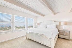 4 bedrooms, iron/ironing board, WiFi, bed sheets - Oceanfront Ocean Colony Townhouse w/ 2 Balconies, W/D, AC, WiFi, Shared Pool (Ocean City)