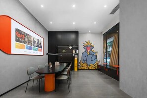 Lobby sitting area - Banana FUN Hotel (Guangzhou Beijing Road Pedestrian Street Yuexiu Park) (Guangzhou)