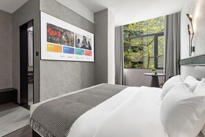 View from room - Banana FUN Hotel (Guangzhou Beijing Road Pedestrian Street Yuexiu Park) (Guangzhou)