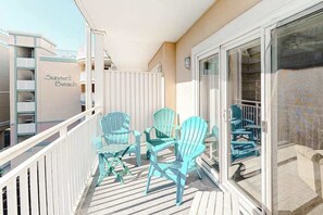 Property grounds - Midtown Condo with Balcony, Gas Fireplace, Washer/Dryer, WiFi & Shared Pool (Ocean City)