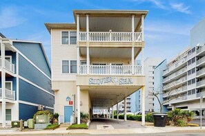 Exterior - Ocean Block Townhome with Ocean View, Balcony, Fireplace, AC & Free WiFi (Ocean City)