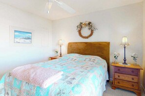 2 bedrooms, WiFi, bed sheets - Bayfront Condo with Bay/Wetland Views, Balcony, WiFi & AC - Walk to the Beach (Ocean City)