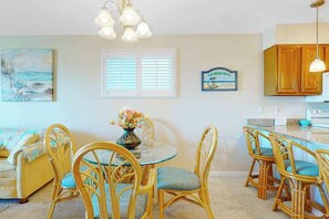Interior - Bayfront Condo with Bay/Wetland Views, Balcony, WiFi & AC - Walk to the Beach (Ocean City)