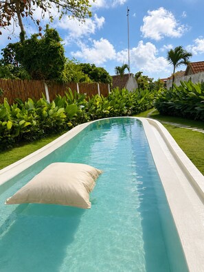 Outdoor pool - Seni Boutique Hotel (Pecatu)