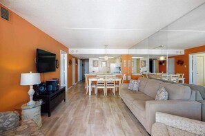 TV, DVD player, offices - Stunning beachfront condo with balcony, pools, game room, sauna & gym (Ocean City)