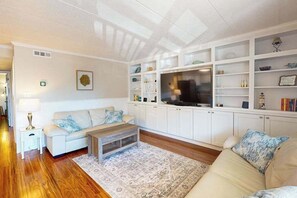 TV, offices - Salty Sands II 103 (Ocean City)