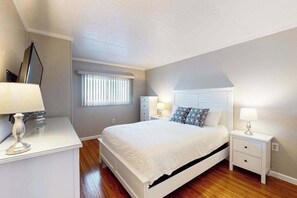 2 bedrooms, WiFi, bed sheets - Salty Sands II 103 (Ocean City)