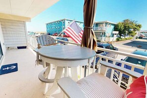 Outdoor dining - Salty Sands II 103 (Ocean City)