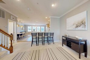 Dining - Bay view townhome with multiple decks, pool & gym - walk to the beach (Ocean City)