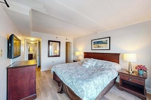 2 bedrooms, iron/ironing board, WiFi, bed sheets - Beachfront/ocean-view condo with private balconies (Ocean City)