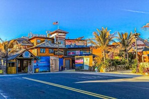 Exterior - White Marlin 303B (Ocean City)