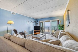 TV, DVD player, offices - Waterfront condo with amazing views - steps to the beach & restaurants (Ocean City)