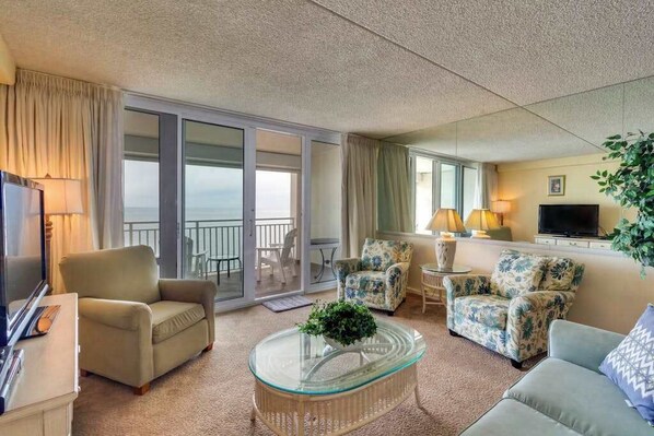 TV, DVD player, offices - Tranquil waterfront condo with pools, gym, arcade & ice rink (Ocean City)