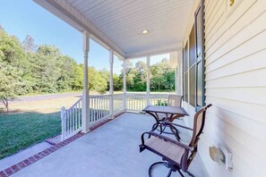 Outdoor dining - Family-Friendly Home Close to OC w/Furnished Porch, Central A/C, & Free WiFi (Berlin)