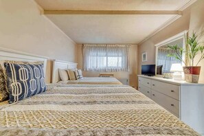 1 bedroom, iron/ironing board, WiFi - Charming 1st-Floor Condo w/Private Balcony, Free WiFi, Partial A/C, and W/D (Ocean City)