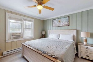 2 bedrooms, iron/ironing board, WiFi, bed sheets - Homey, comfortable condo w/ a furnished balcony - just blocks from the beach (Ocean City)