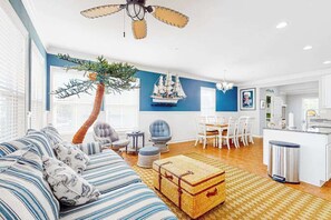 TV, offices - Townhome w/ Canal & Bay Views, 2 Wrap-Around Decks - Walk to Pools/Beach (Ocean City)