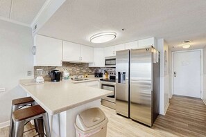 Fridge, microwave, oven, stovetop - Beachy Getaway Steps From Water w/Shared Pool, WiFi, AC, & Private Washer/Dryer (Ocean City)