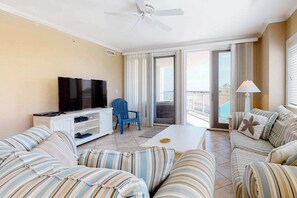 TV, DVD player, offices - Meridian Condo w/ Ocean View, WiFi, AC, W/D, Shared Pool/Gym - Steps to Beach (Ocean City)