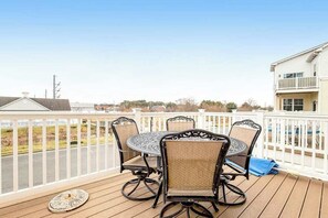 Outdoor dining - Seaside Village Townhouse w/Private W/D, Shared Pool, WiFi, AC - Soak Up The Sun (West Ocean City)