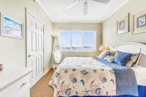 3 slaapkamers, een strijkplank/strijkijzer, wifi, beddengoed