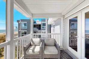 Property grounds - Oceanfront Happy House duplex with ocean view, WiFi, W/D, & direct beach access (Ocean City)
