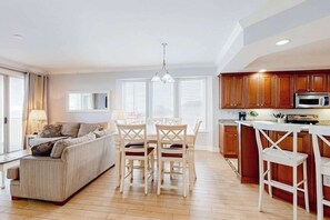 Interior - Recently updated oceanfront condo with outdoor pool, sauna, gym, and private W/D (Ocean City)